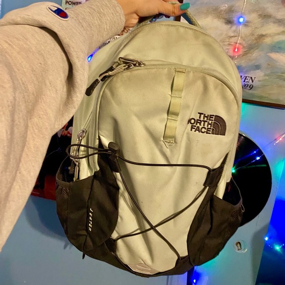 North Face backpack - Picture 4 of 5